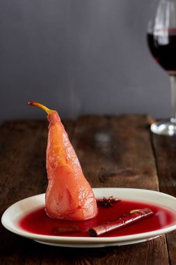 Armut kırmızı şarap 