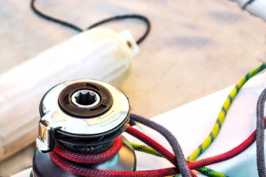 Yelkenli Yat ipi ile vinç