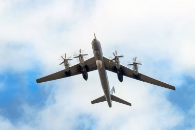 gökyüzünde stratejik bombardıman