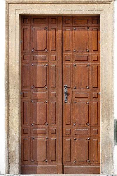 Vecchia porta di legno marrone. — Foto Stock