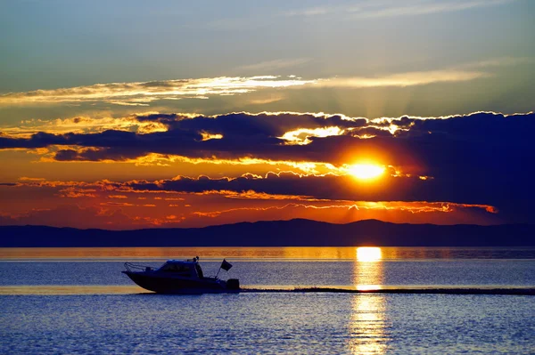 Pôr do sol no lago Baikal — Fotografia de Stock