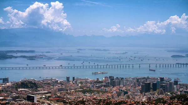 Rio-Niteroi Bridge in Rio de Janeiro — Stockfoto