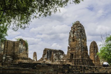 Eski güzel Tay tapınak wat Mahathat, Ayutthaya tarihsel Par
