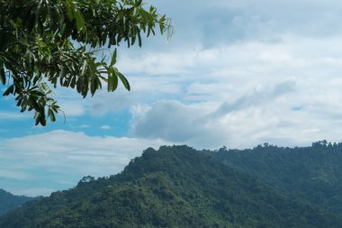 Gökyüzü Dağları ile.