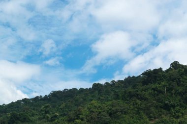 Gökyüzü Dağları ile.