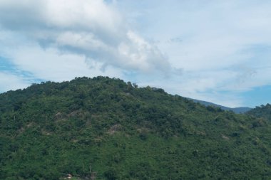 Gökyüzü Dağları ile.