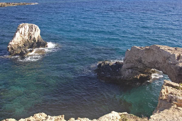 View of the bridge of lovers in Cyprus. An attraction made by nature — 스톡 사진