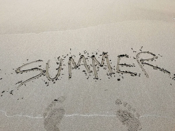 Inscription Summer Sand Beach Footprints Concept Leisure Holiday — Stock Photo, Image