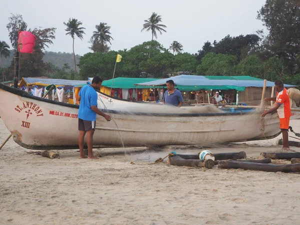Goa Inde 2020 Les Pêcheurs Chargent Les Filets Pêche Dans — Photo