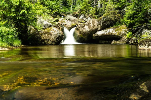 Wasserfall Einem Bach Nordböhmischen Gebirge — Stockfoto