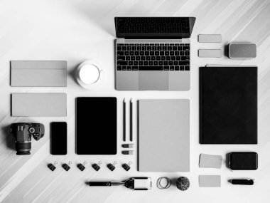 Siyah ve beyaz ofis kurumsal mockup tasarım. 3D çizim