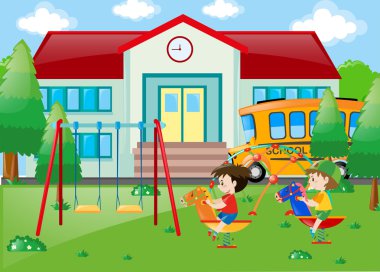 Okulda oynayan iki erkek