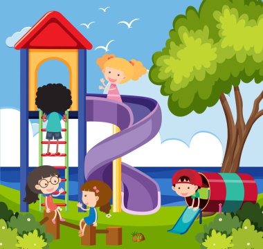 Pek çok çocuk oyun alanında eğleniyor