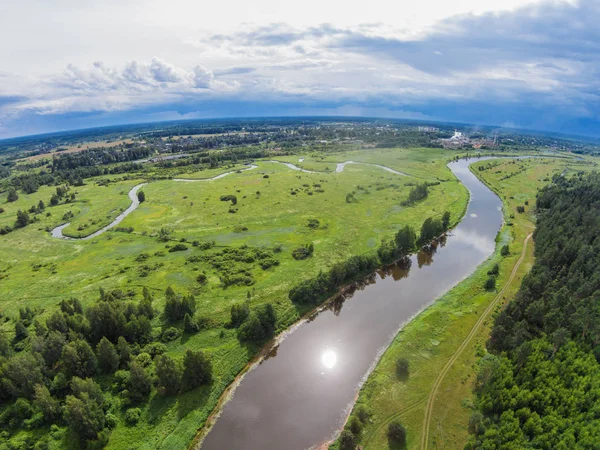 Sobre el río Mologa cerca de Maksatikha Imagen De Stock