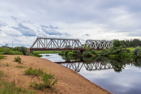 Demiryolu Köprüsü Nehri Volchina