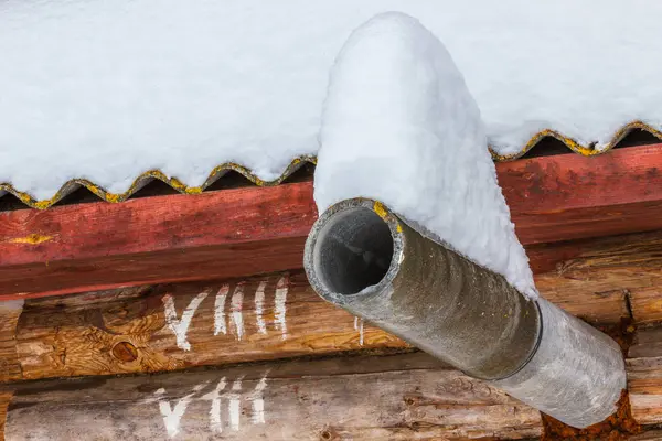 Banyo tüpünden karda. 