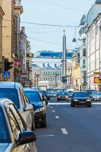 Saint-Petersburg. Dikilitaş 