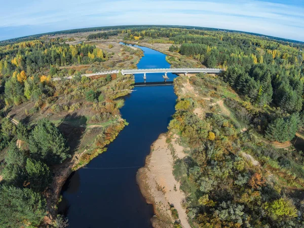 Volchina ve nehir yolu Köprüsü.