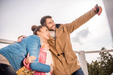 Mutlu aile alarak Selfie