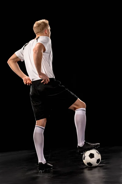 Fotbalový hráč s míčem — Stock fotografie