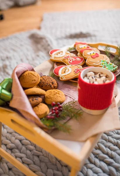 Christmas cookies and hot chocolate — Stock Photo, Image