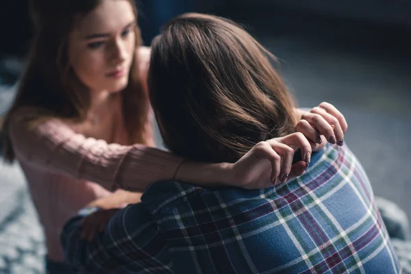 Young couple hugging — Stock Photo, Image