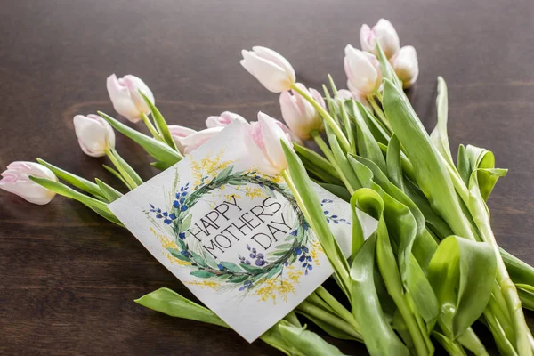 Mothers Day greeting card and flowers — Stock Photo, Image