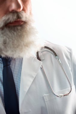 Kıdemli erkek doktor