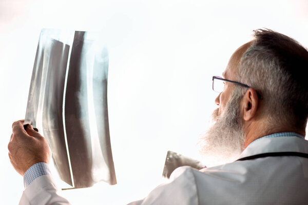 Старший врач
