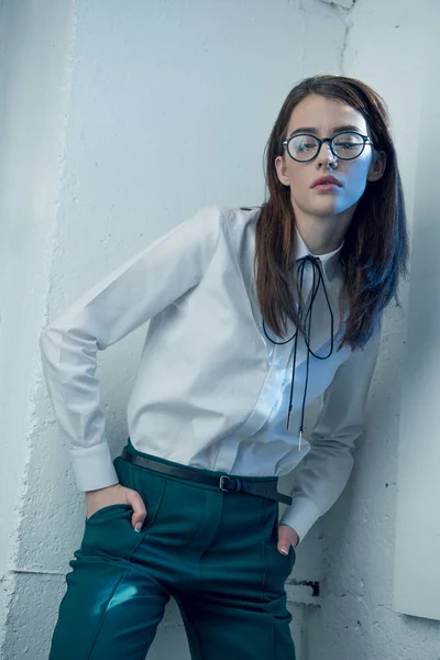Stylish hipster woman in glasses — Zdjęcie stockowe