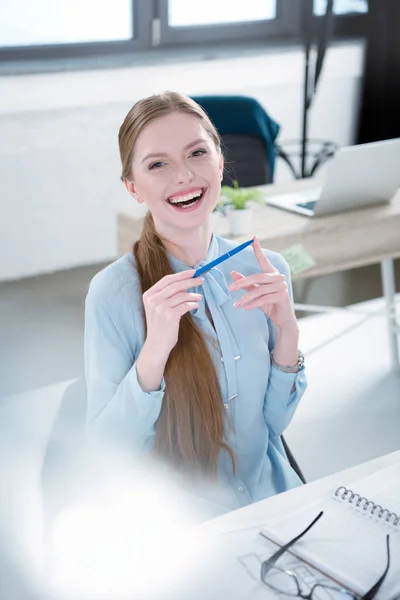 Cheerful young businesswoman — Stock Photo, Image
