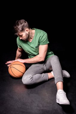 basketbol topu ile adam