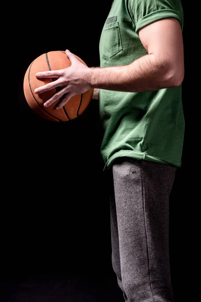 Homem com bola de basquete — Fotografia de Stock