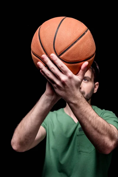 Άνθρωπος με μπάλα μπάσκετ — Φωτογραφία Αρχείου