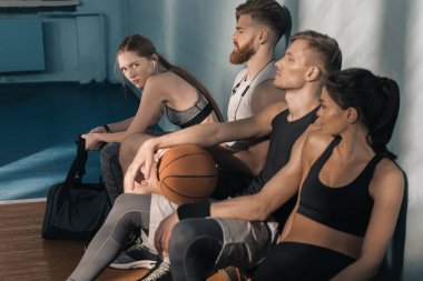 sporty men and women