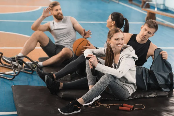 Sporty young people — Stock Photo, Image