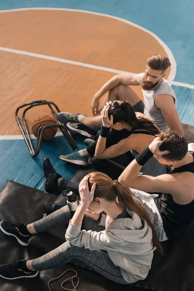 Jóvenes deportistas — Foto de stock gratuita