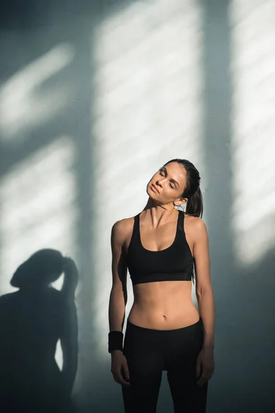 Joven mujer deportiva —  Fotos de Stock