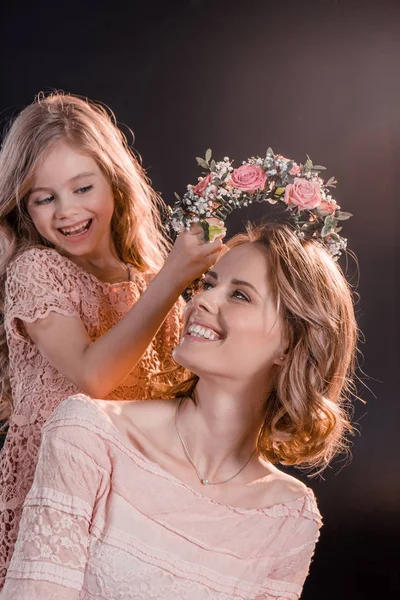 Mãe e filha felizes — Fotografia de Stock