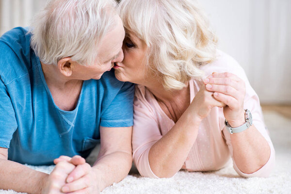 Красивая пожилая пара
 