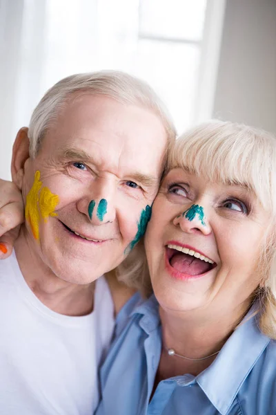 Glückliches Seniorenpaar — Stockfoto