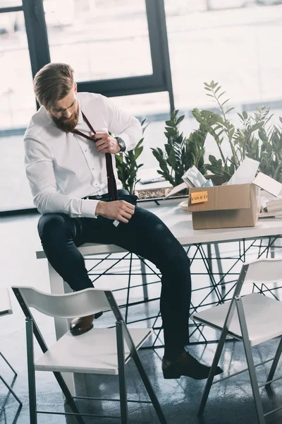 Jovem empresário demitido — Fotografia de Stock