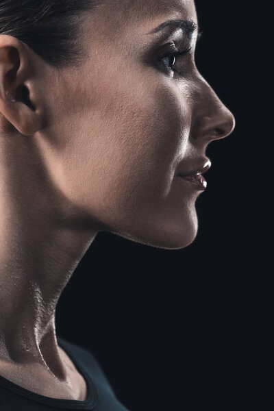 Привлекательная молодая женщина