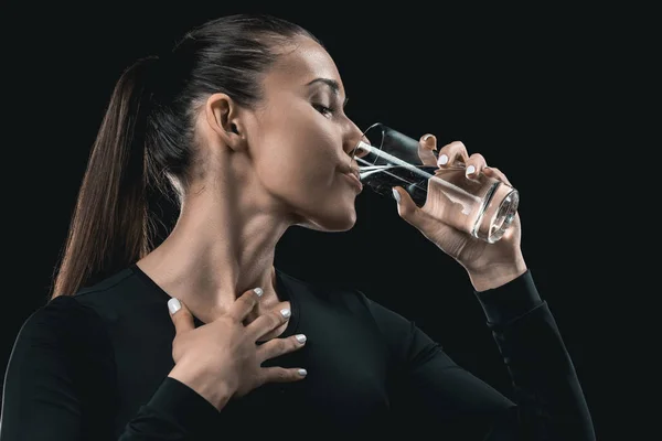 Mujer agua potable —  Fotos de Stock