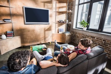 Bira içen arkadaşlar