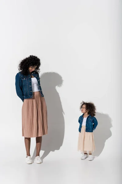 Mooie Afro-Amerikaanse familie — Stockfoto