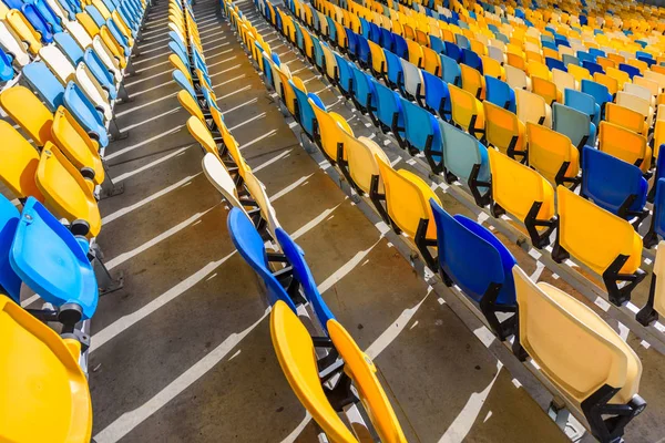 File di sedili dello stadio — Foto Stock