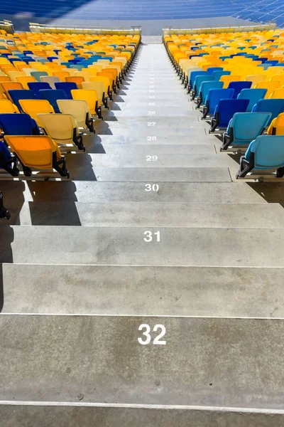 Rows of stadium seats — Free Stock Photo