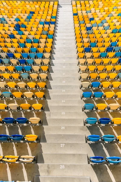 Rangées de sièges de stade — Photo