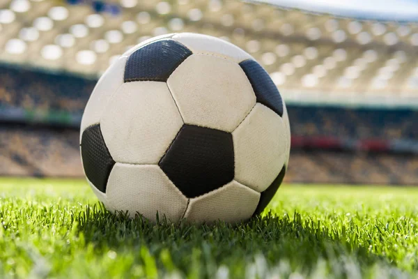 Soccer ball on grass — Stock Photo, Image